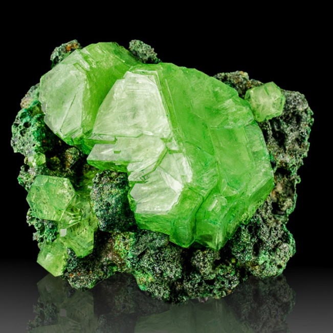 4.3" Sharp GrassGreen Octahedral ALUM Crystals to 2.5" Lab Grown Poland for sale